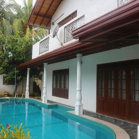 Mango Tree House Bed & Breakfast เบอร์อูวาลา ภายนอก รูปภาพ